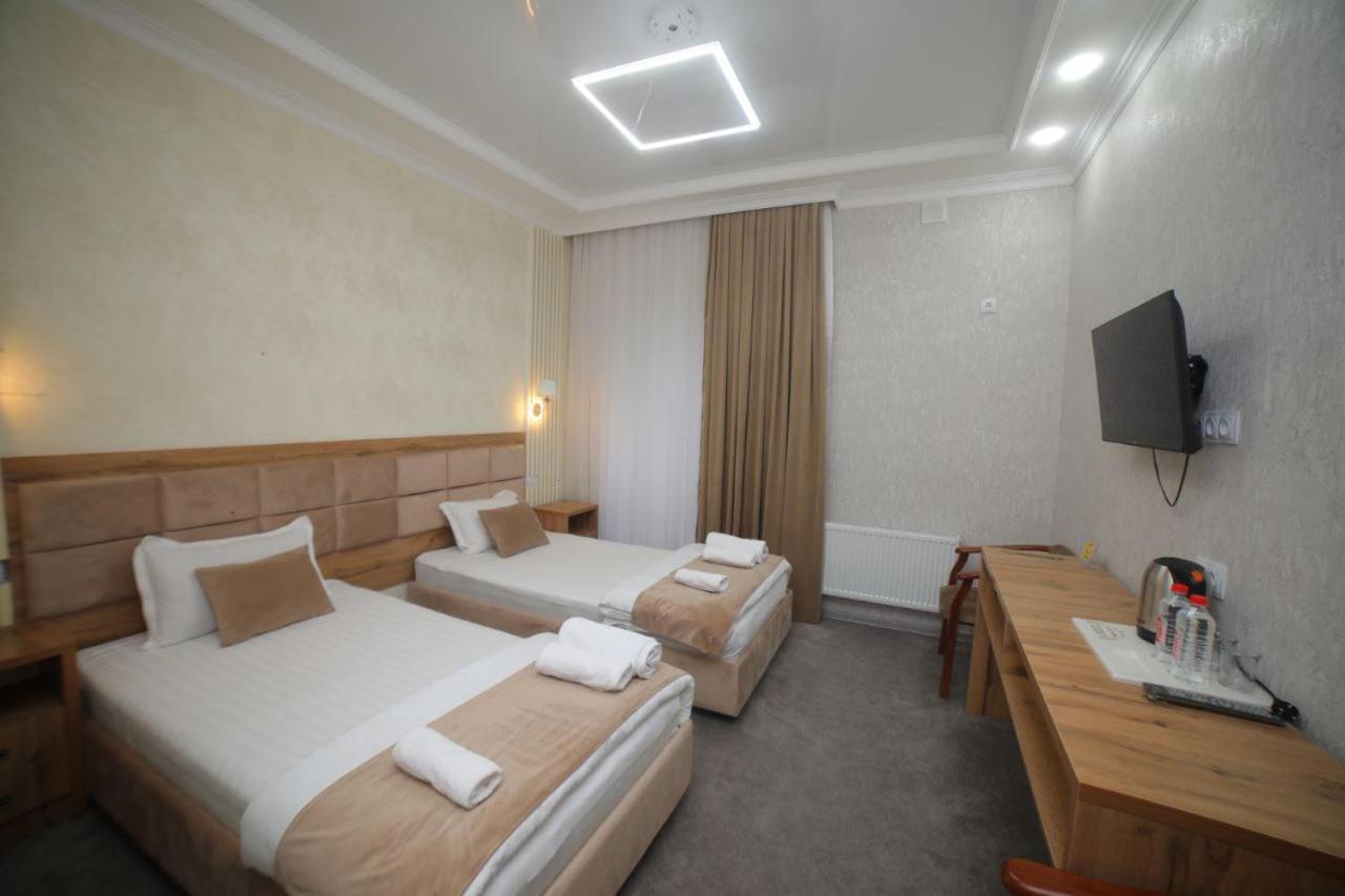 Hotel Tinchlik Plaza Urghenci Exterior foto